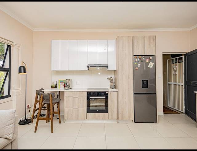 1 BEDROOM APARTMENT FOR SALE IN KENILWORTH